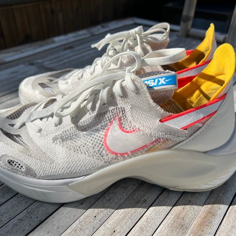 Nike D/MS/X sko strl 43