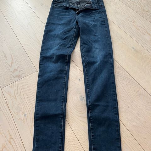 Levis 720 super skinny jeans str 28/32