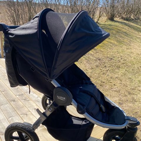 Britax B-motion 3 vogn. Følger med med bagdel, sittedel og bilstol+base.