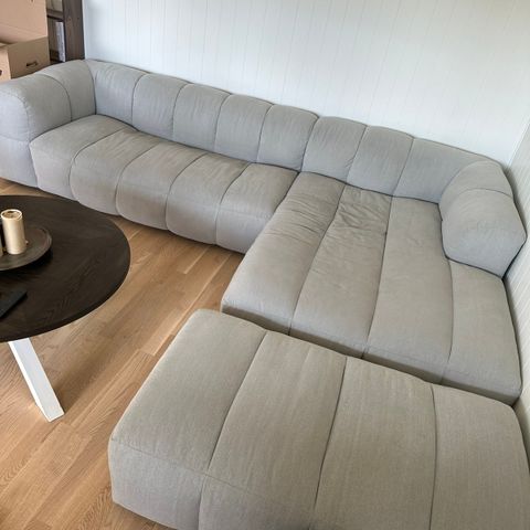 Holmen hjørnesofa + puff