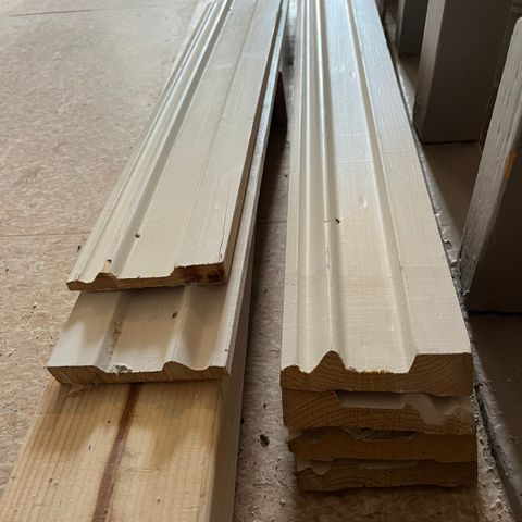 Gulvlist 11 meter 93x15mm hvit