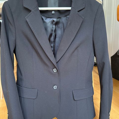 Blazer/ dressjakke In Wear- str. 38- svart - pent brukt