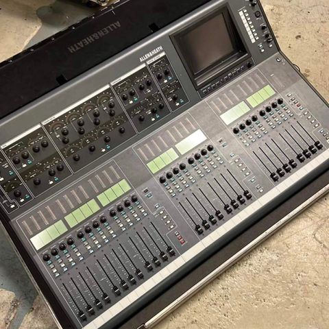 Allen & Heath T112