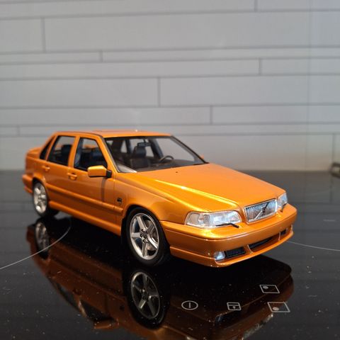 Volvo S70R 1/18