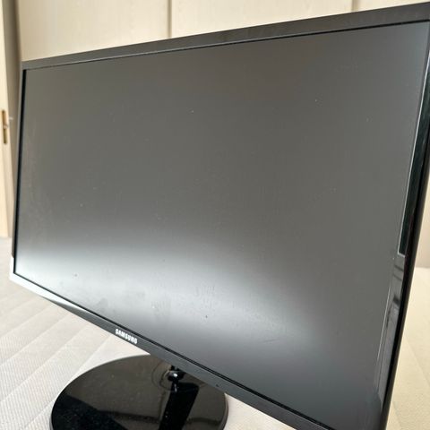 Samsung 24”