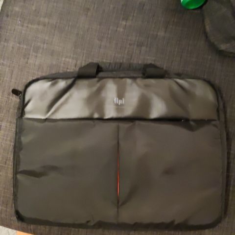 !Ny Pris! Eksklusiv laptopveske fra Tip Smart 15,6" Laptop Bag