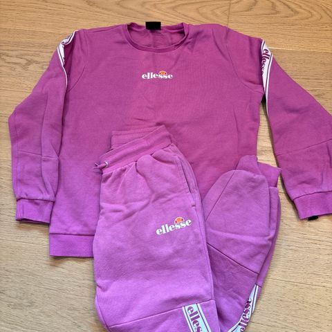 Superkul joggedress fra Ellesse