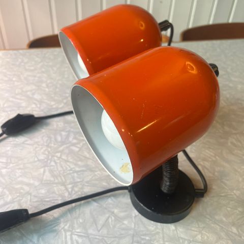 Stilige retro danske vegglamper fra Holbæk belysningsindustri, oransje, vintage