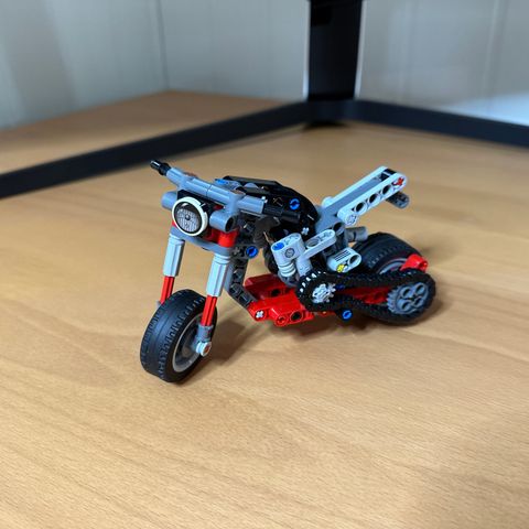 Lego Technic 42132 - Motorcycle