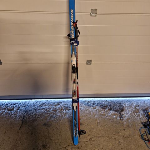 Langrennski 170 cm og staver