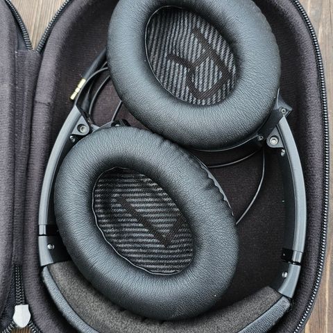 Bose QuietComfort trådløse hodetelefoner, Over-Ear (sort)