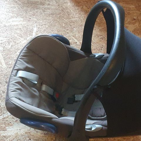 Bilstol fra Maksi cosi med isofix, nyfødt innlegg og teppe