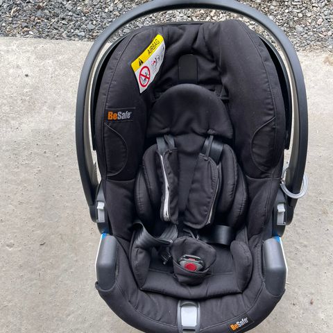 Besafe bilstol med Bugaboo Fox bilstoladapter