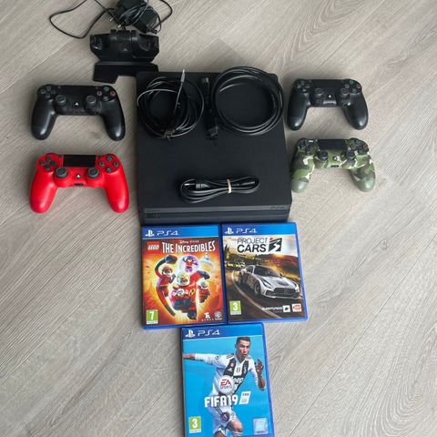 PlayStation 4 /500 GB