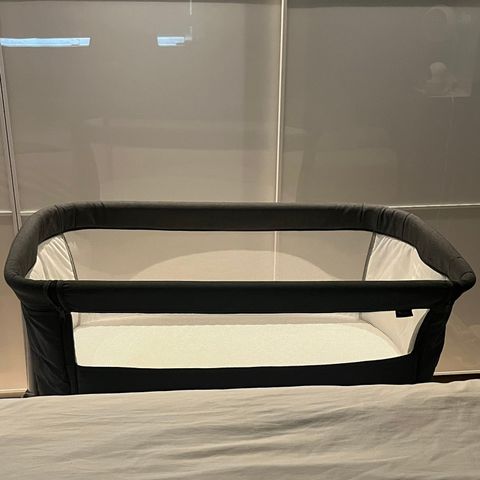 Strøken bed side crib