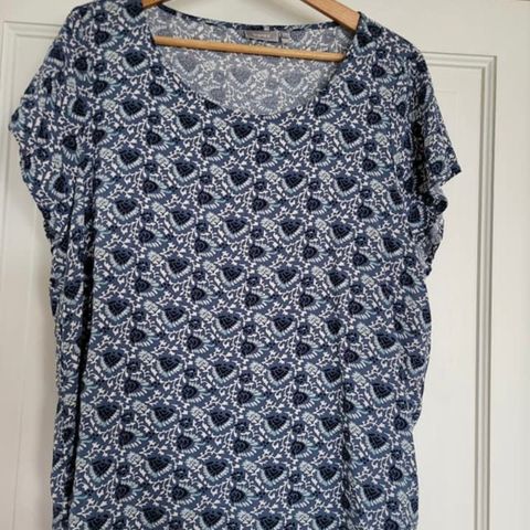 Topp / bluse fra Fransa. Str. 2XL. Pent brukt.