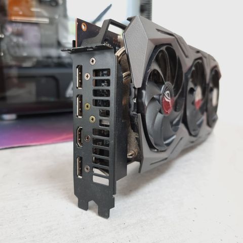 ASUS STRIX RX 5700 XT