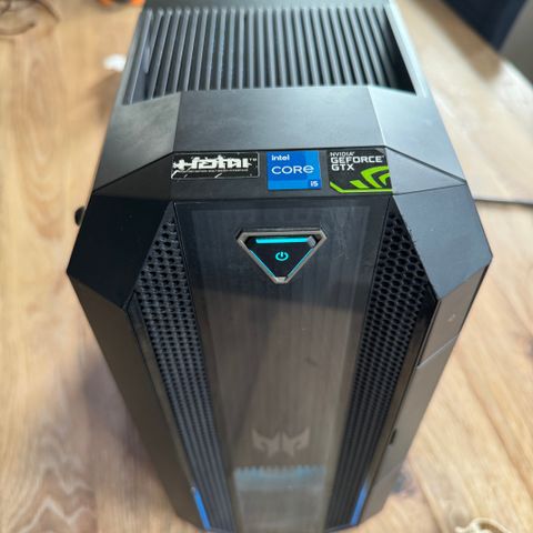 Predator gaming pc selges