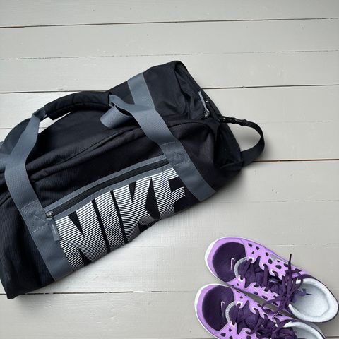 Nike treningsbag og nike sko str. 36