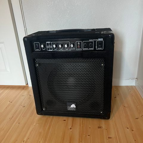 Riot BA35 bass forsterker