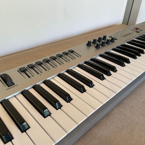 MIDI-keyboard M-AUDIO Radium 61 Midiman