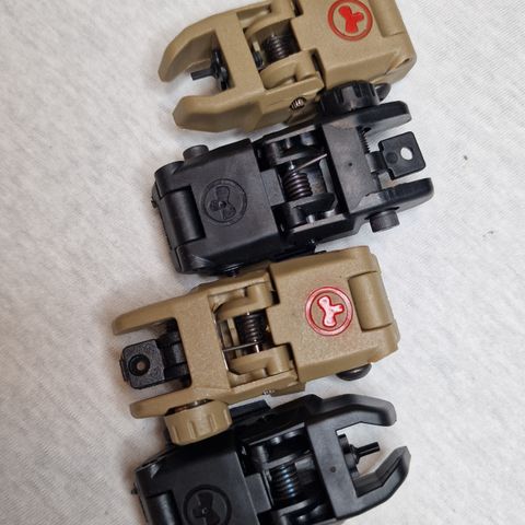 MAGPUL Flip-up sikte, Font and rear