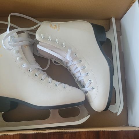 Graf Victoria Figure Skate