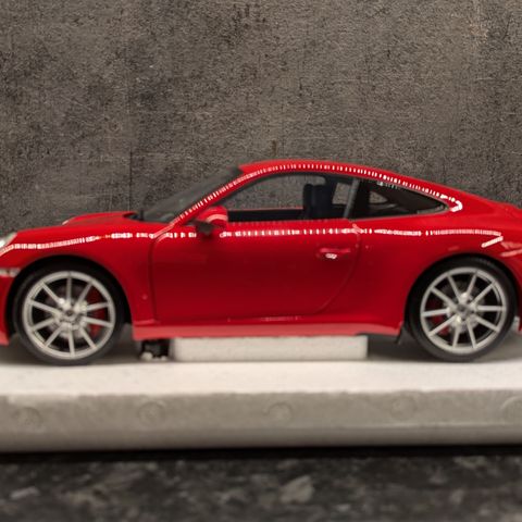 Porsche 911 Carrera S - 2011 modell - rød lakkert - Minichamps - skala 1:18