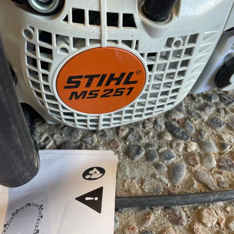 Stihl MS 251 selges