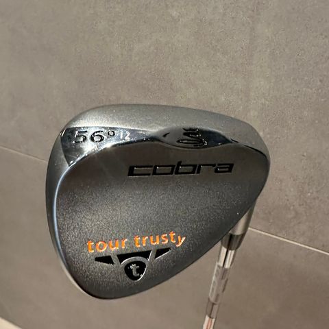 Cobra Tour Trusty Wedge 56/12b