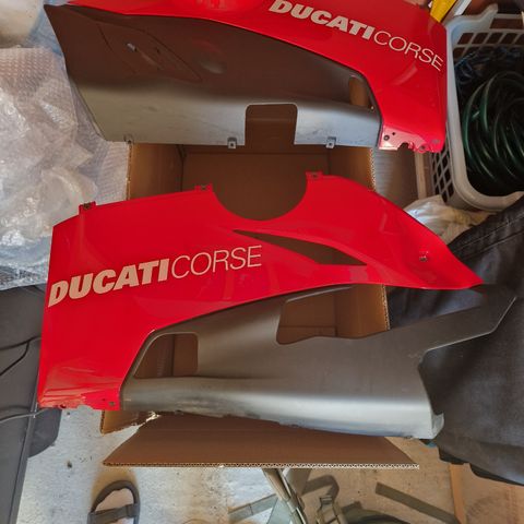 Ducati Panigale race exhaust lower fairings