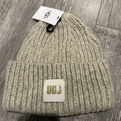 UGG CHUNKY BEANIE