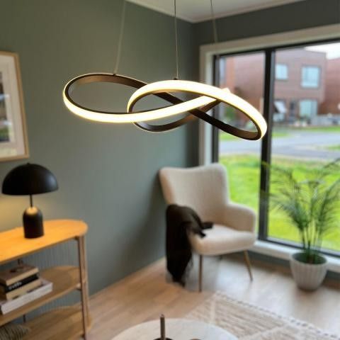 Manhatten LED taklampe Sort