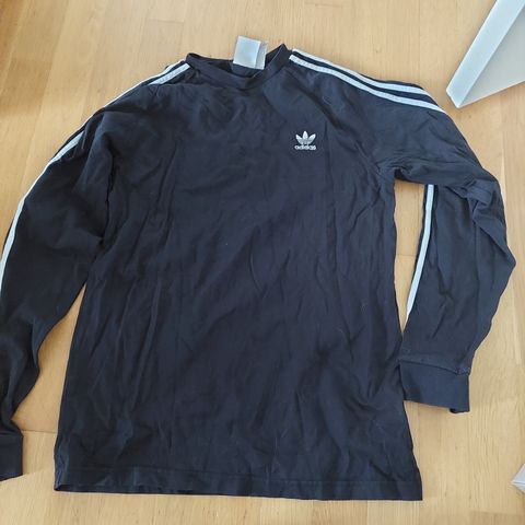 Adidas genser str M