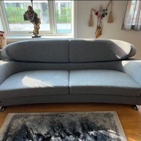 Brunstad designer sofa