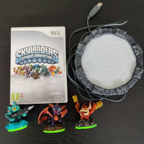 Wii Skylander Spyros Adventure starter pack: spill, 3 figurer og 1 portal