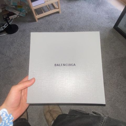 Balenciaga boks