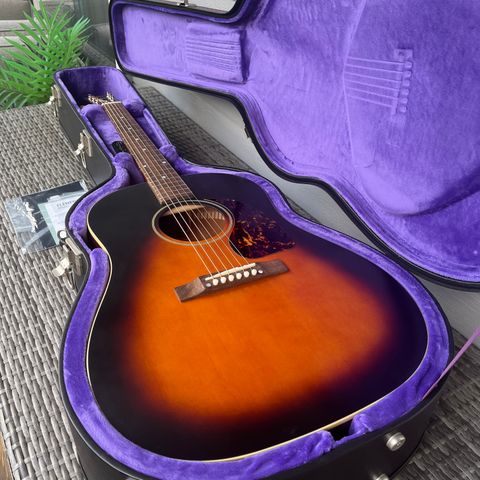 Epiphone 1942 Banner J-45 Inspired by Gibson Custom Vintage Sunburst