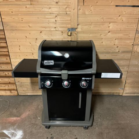 Weber Spirit E-310 til salgs. Kan leveres