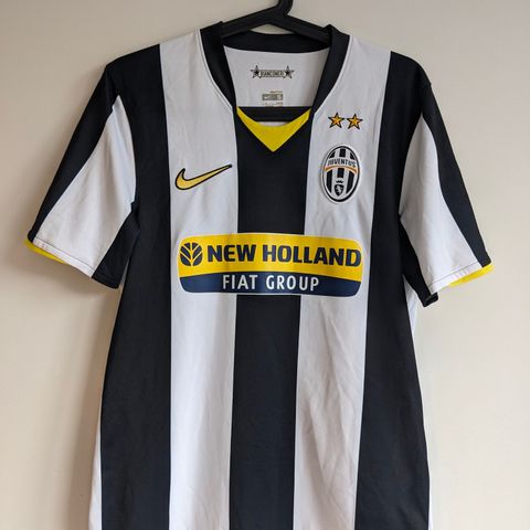 Juventus FC 2008-09 Home Kit/Drakt - Size S - #17 Trezeguet