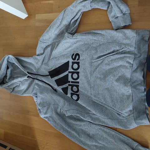 Adidas genser str M