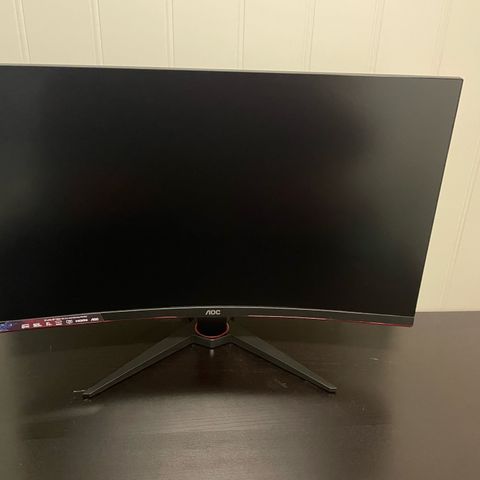 AOC curved gamingskjerm 32" - Utmerket til konsoll