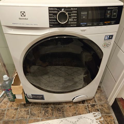 Electrolux perfectcare 800 til salgs