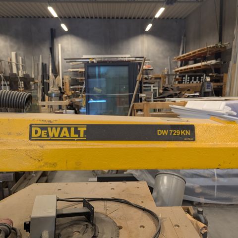 Radialarmsag DW729KN