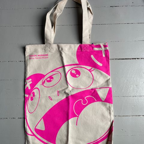 Art bag Takashi Murakami fra Astrup Fearnley