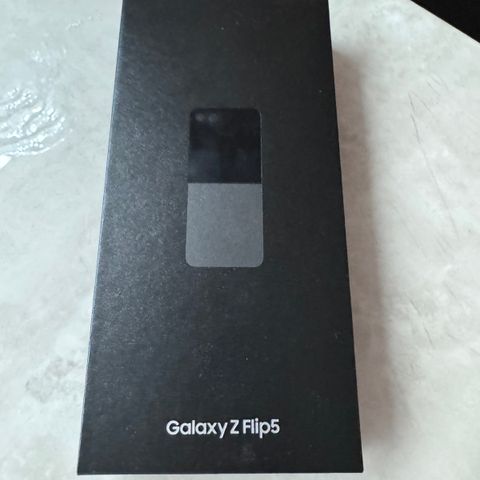 Samsung Galaxy Z Flip5 - 256