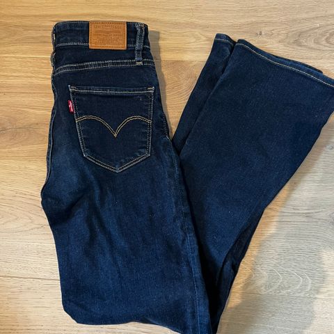 Levis bootcut jeans