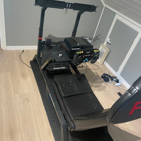 Fanatec / Next Level Racing. Simracingutstyr selges