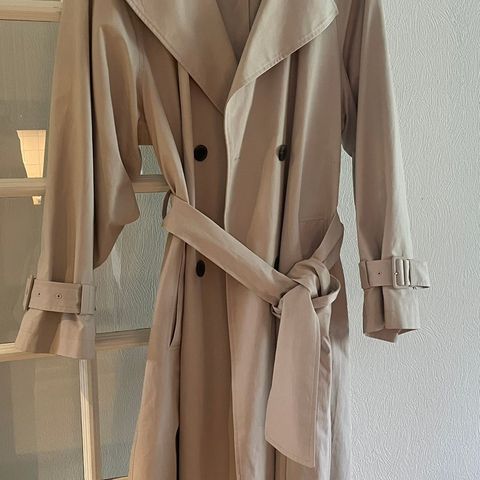 Nydelig trenchcoat