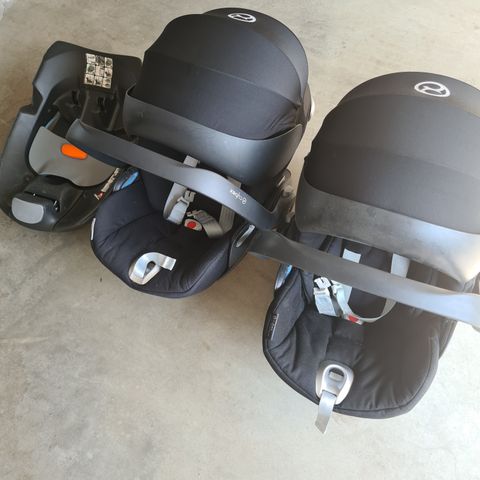 2 stk Cybex cloud q bilstoler + 1stk base